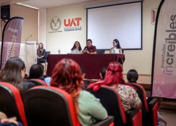 Comparten jóvenes emprendedores lecciones de éxito para inspirar a nuevas generaciones