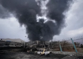 Irán amenaza represalias tras ataques a su infraestructura energética