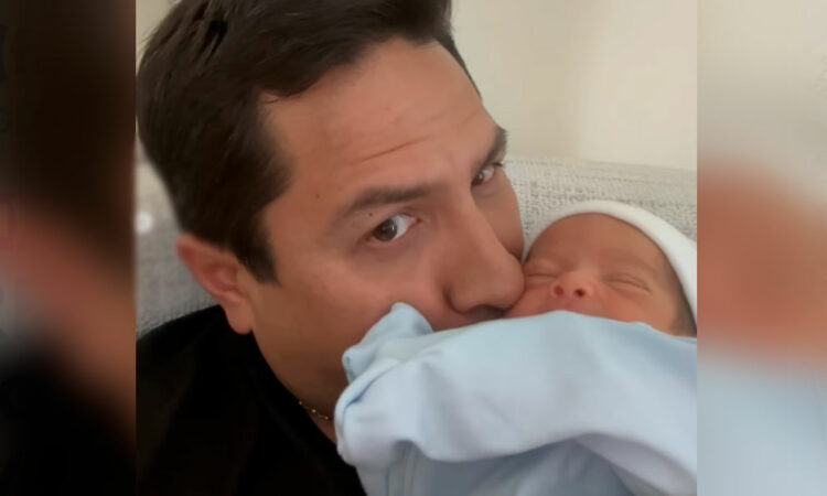 Julión Álvarez anuncia el nacimiento de su tercer hijo y primer varón