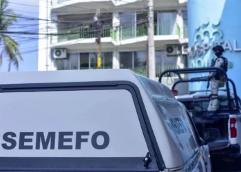 Ejecutan a dos jóvenes y queman vivienda en Michoacán