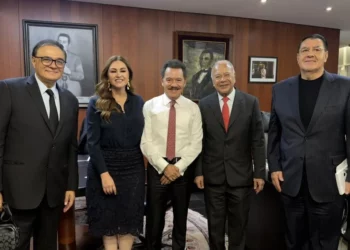 PT estira negociación; Senado retrasa dictamen electoral