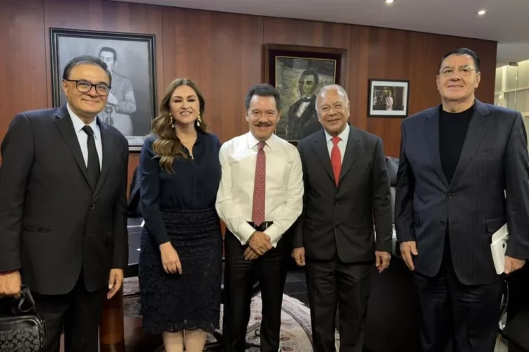 PT estira negociación; Senado retrasa dictamen electoral