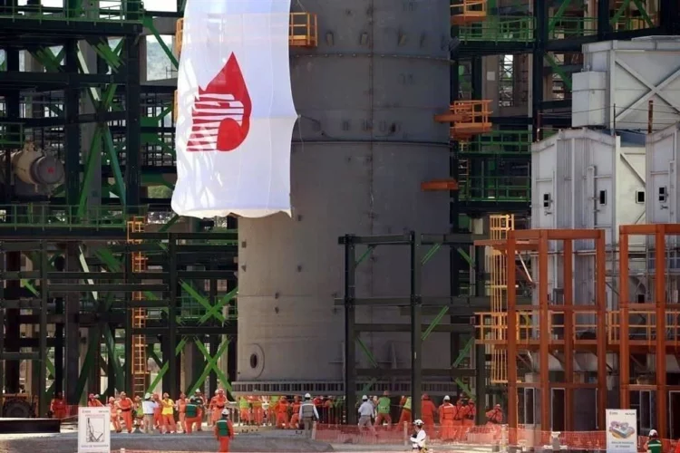 Huachicol golpea a Pemex: pérdidas suben 14%