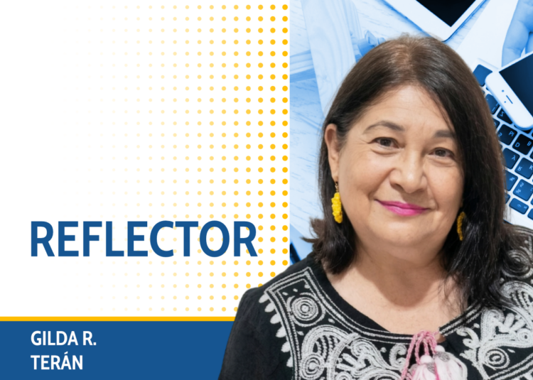 “Esther, mujer que florece”.