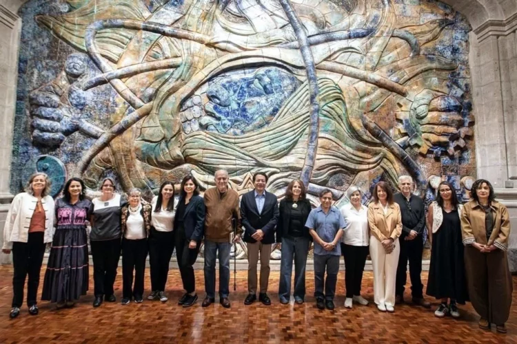 SEP prepara libro de historia que incorporará a mujeres