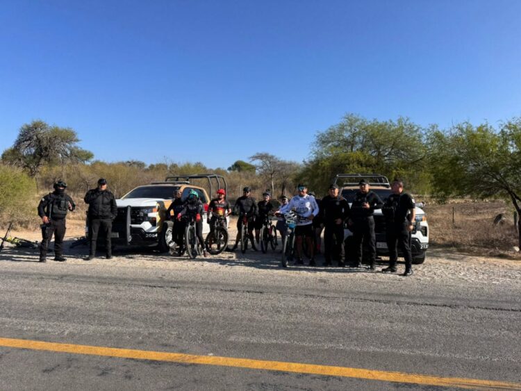 Brinda Guardia Estatal seguridad durante rodada ciclista en la carretera Tula–Ocampo