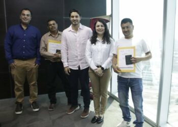 Trabajadores tamaulipecos parten al extranjero con respaldo institucional