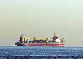 Precio del crudo sube 8 % por conflicto bélico