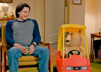 De “Parenthood” a “Ted”: Max Burkholder celebra el estreno de la nueva entrega en Universal+