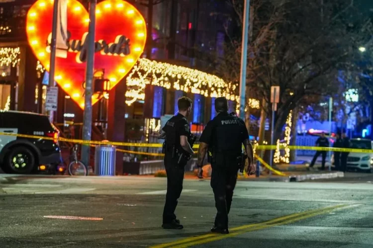Tirador de Austin llevaba camiseta con bandera iraní