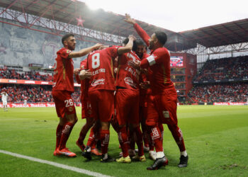 Toluca vence a Chivas y mantiene el invicto en casa