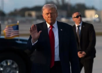 Trump abre puerta a enviar tropas a Irán