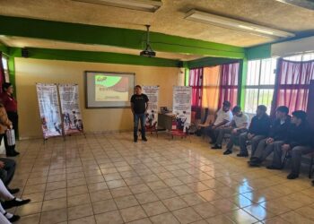 Acerca UPRR oferta educativa a estudiantes del COBAT 11 de Ciudad Mier