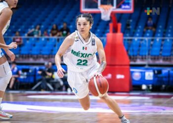 CorreBasket Femenil ficha a la seleccionada Hazel Ramírez