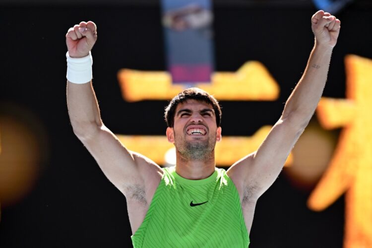 Alcaraz remonta en Indian Wells y alcanza marca de leyenda