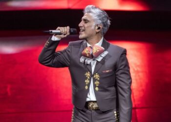 Alejandro Fernández colabora con la banda de K-Pop TXT en el nuevo sencillo “Loto de Invierno”