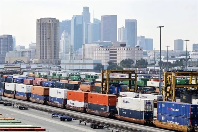 Demanda coalición de 24 estados frenar aranceles de Trump