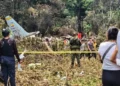 Sube a 66 cifra de muertos en Colombia por avionazo