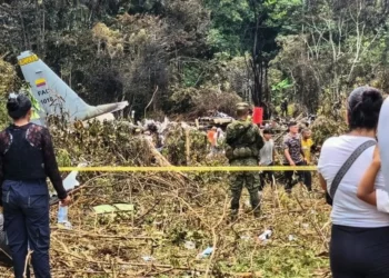 Sube a 66 cifra de muertos en Colombia por avionazo