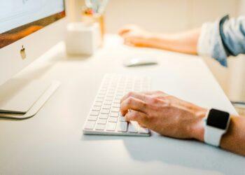 De la idea a la App: Cómo Google AI Studio permite crear software usando solo palabras