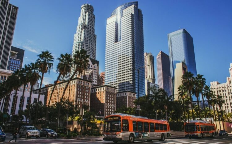 FBI alerta posible ataque iraní con drones a California