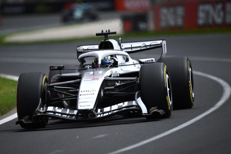 Checo Pérez defiende su nivel con Cadillac: “Rendimos alto”