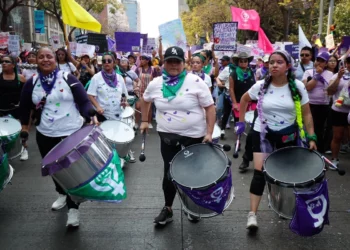 Feministas rechazan nueva ley; exigen aplicar normas vigentes