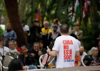 Arriba a Cuba cargamento solidario de activistas internacionales