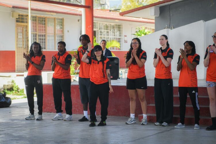CorreBasket visita la primaria José Dolores Ponce en Tamaulipas