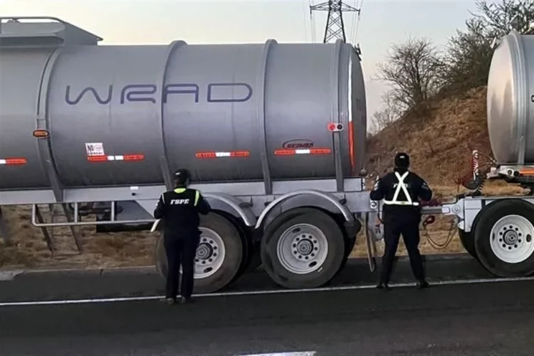 Otro golpe al huachicol en Tamaulipas, decomisan 129 mil litros