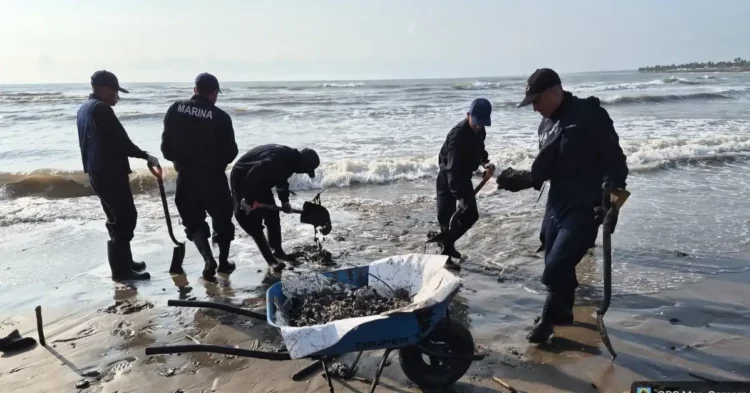 Vínculos con huachicol rodean al polémico buque fantasma
