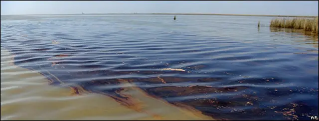 Sheinbaum niega fuga en Cantarell por derrame