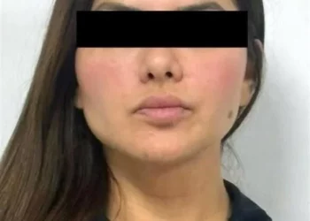 Arrestan a mujer por extorsión con video íntimo