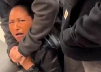 Detiene ICE a inmigrante en aeropuerto de Francisco