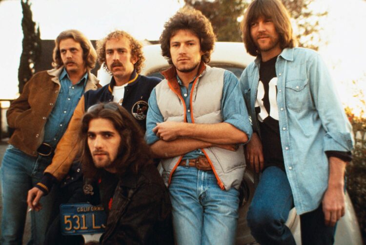 El álbum “Hotel California” de los Eagles cumple 50 años como pilar del rock