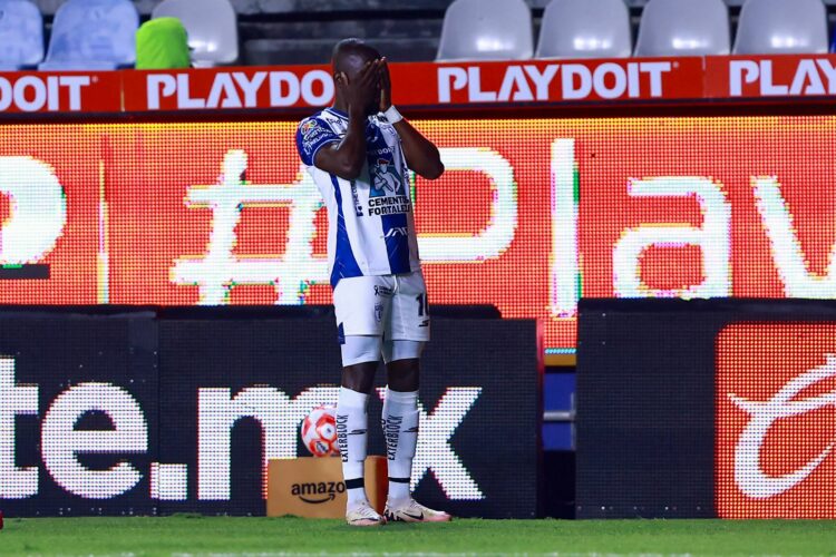 Pachuca vs Puebla: Crónica de una victoria con diez hombres