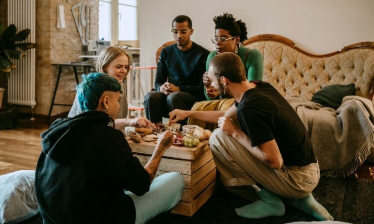 Nueve estrategias avaladas por el FBI para mejorar tus relaciones personales