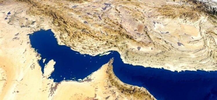 Minas en Ormuz elevan tensión naval global