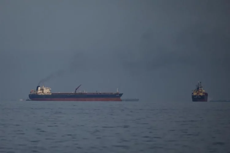Casa Blanca analiza escoltar buques en estrecho Ormuz