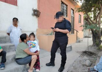 Rescatana niña extraviada en Victoria