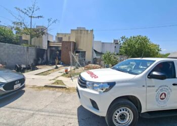 Bomberos sofocan dos incendios domiciliarios en Victoria