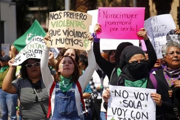 Segob exige a estados respetar marchas del 8M