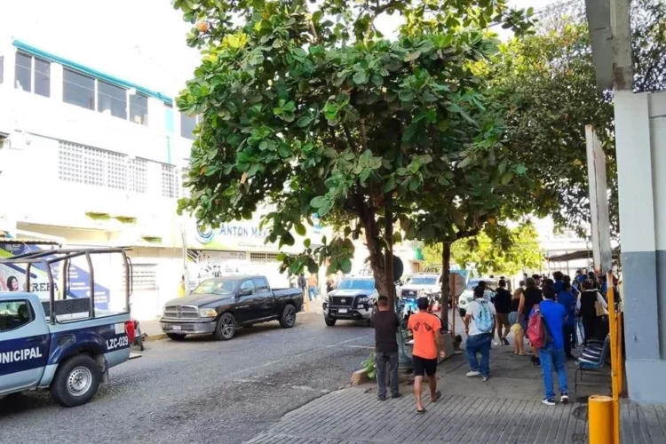 Alumno asesina a dos maestras en Michoacán