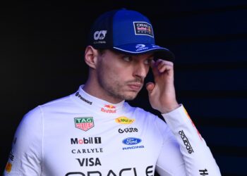 F1 2026: Verstappen explota contra las reglas tras mal inicio