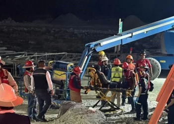 Colapsa estructura en construcción del Metro en Monterrey, cuatro heridos