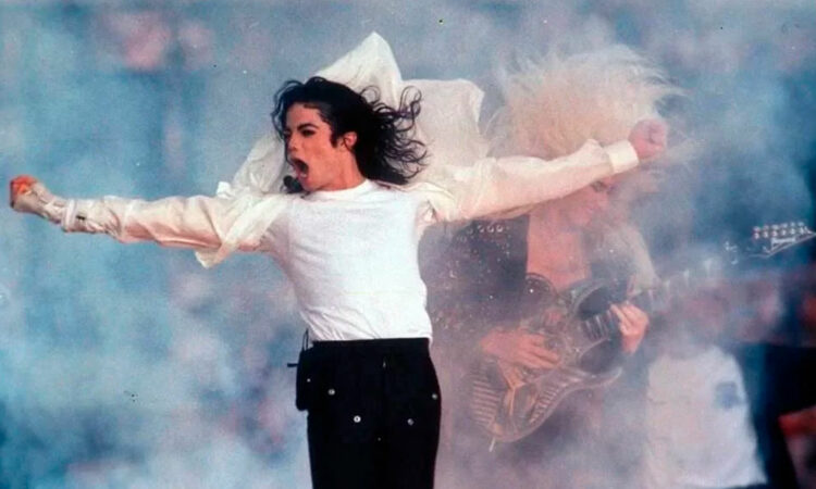 Demandan al patrimonio de Michael Jackson por $200 millones