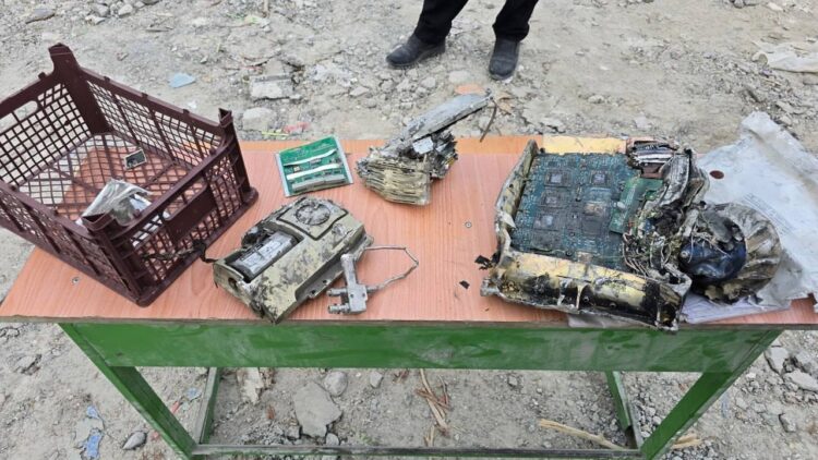 Exhiben restos de misiles estadounidenses cerca de escuela en Irán