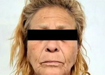 Detienen a mujer por abandonar cadáver en Monterrey