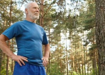 Los ejercicios clave para prevenir lesiones después de los 50 años