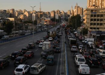 Israel ordena evacuar sur de Beirut y advierte